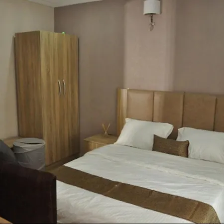 Euro Lounge And Hotel