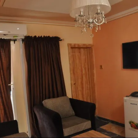 Euro Lounge And Hotel